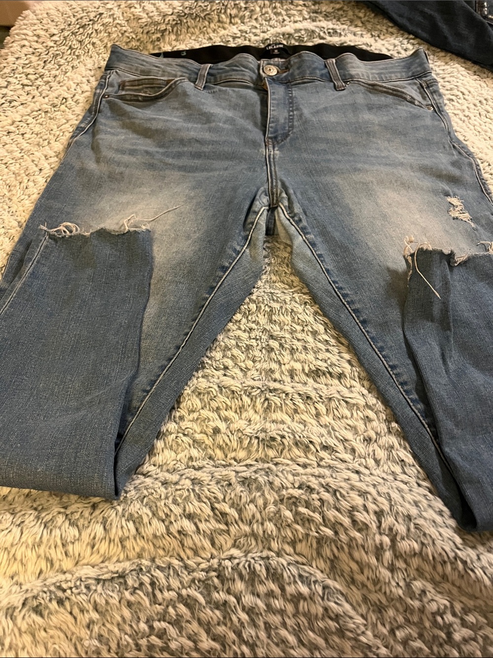 LuLaRoe Women's Light Blue Distressed Skinny Jeans